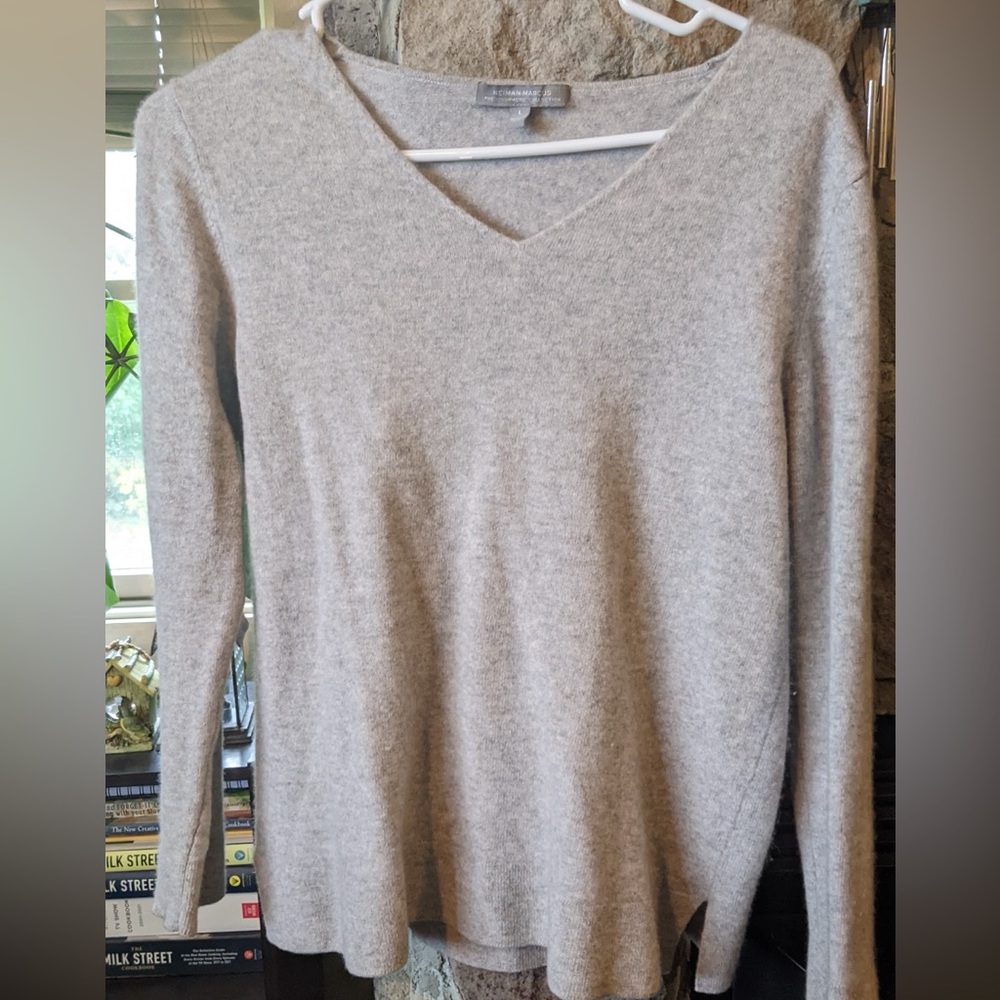 Neiman Marcus Heather Gray Cashmere Pullover